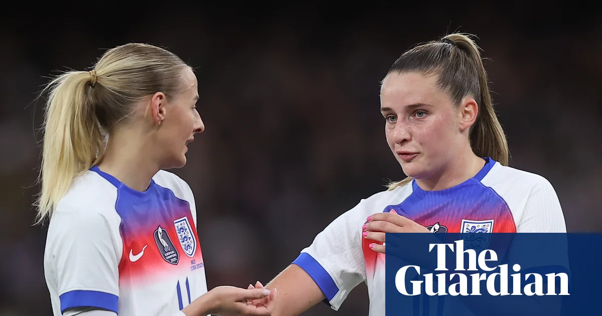 Sarina Wiegman deixa Chloe Kelly e Ella Toone fora da selecção inglesa