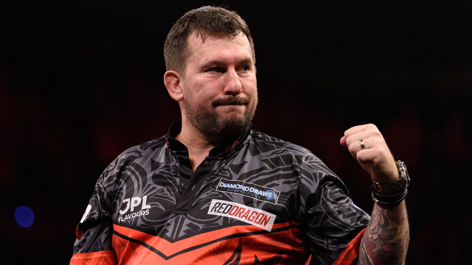 Jonny Clayton conquista o Swiss Darts Trophy após vencer Luke Humphries na final